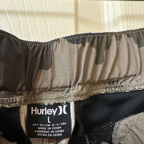 Boys size L Hurley pants, camo, elastic at ankles. Never worn. - Picture 2 of 7